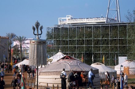 a_grass_ostgelaende_ii_8_20140607_1768471639